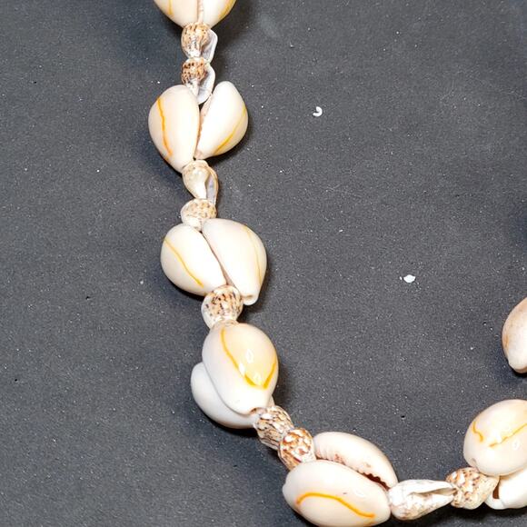 Made in the Philippines Necklace Cowrie Shell Bead Strand 15" Vtg Beachy Boho - Picture 3 of 5